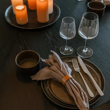 Huswell - Beautiful Overlooking The Marina