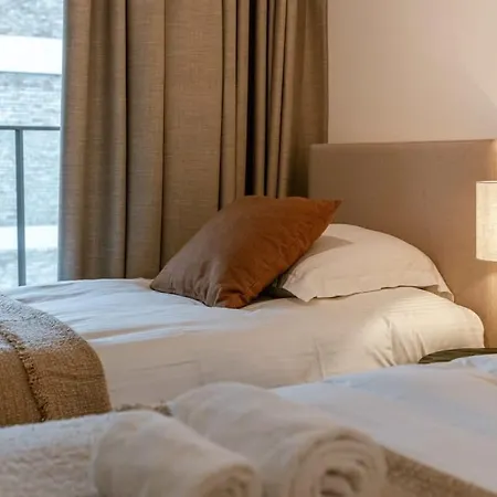 Appartamento Huswell - Beautiful Overlooking The Marina *