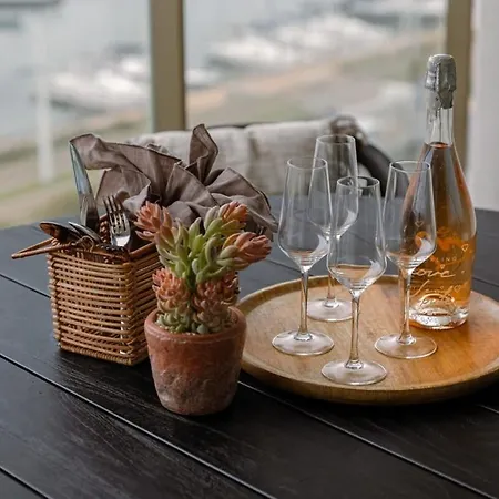 Huswell - Beautiful Overlooking The Marina Apartamento Ostend