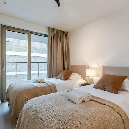 Huswell - Beautiful Overlooking The Marina Apartman